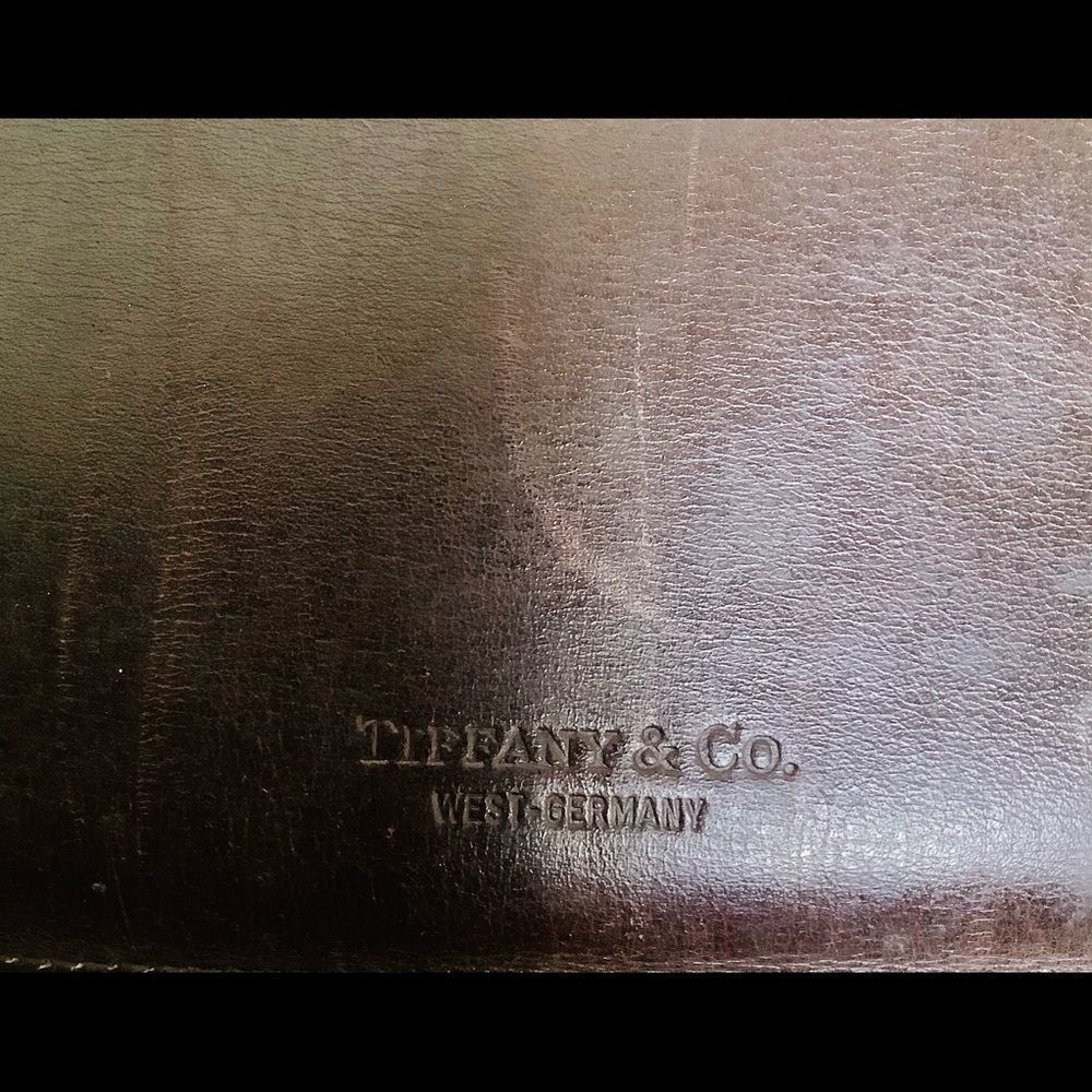 TIFFANY & CO. SOFT LEATHER PASSPORT HOLDER VINTAGE - Picture 2 of 4